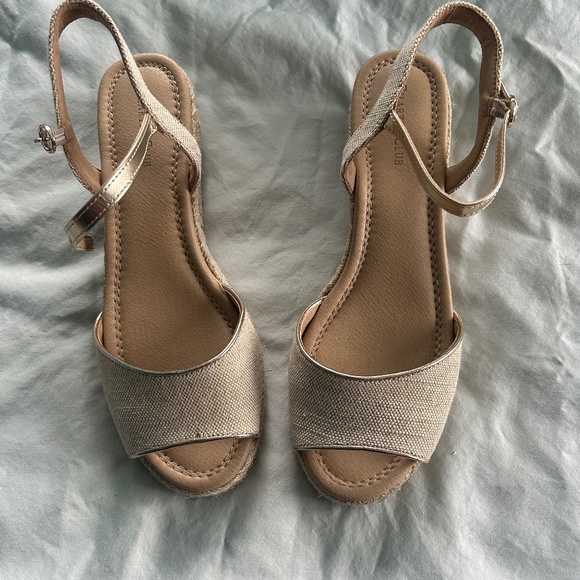 Espadrilles - Picture 1 of 3